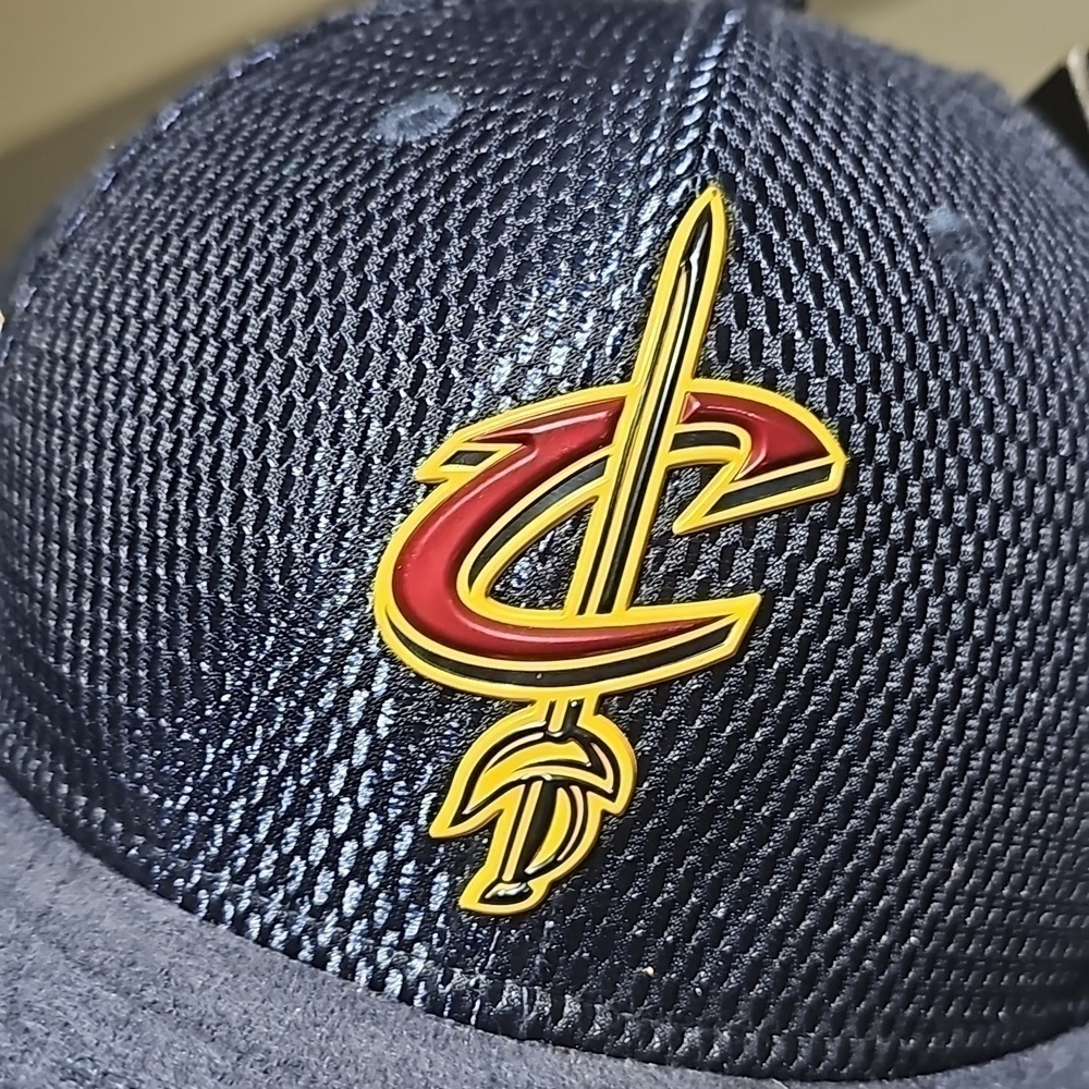 Cleveland Cavaliers Suede‎ Brim Snapback Hat - Picture 3 of 8